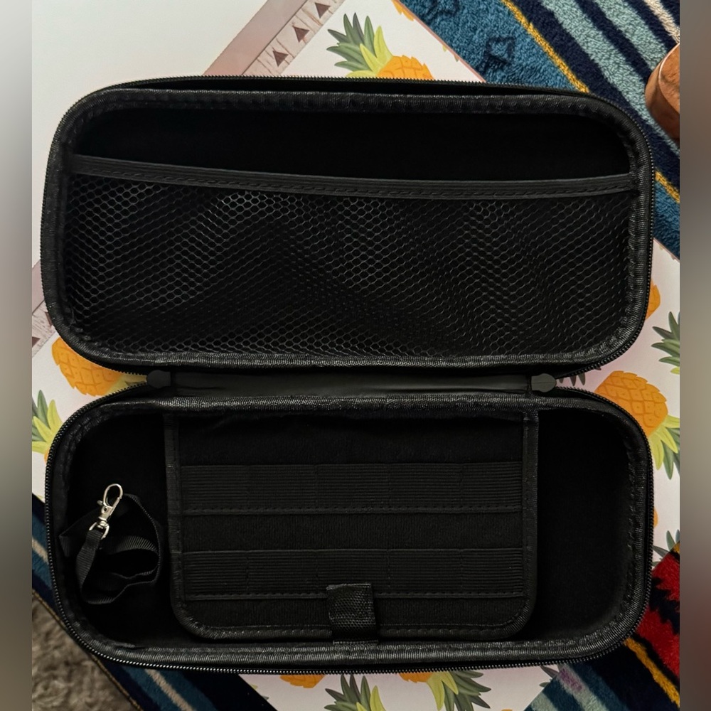 Red Carrying and Accessory Case Nintendo Switch 2 - Picture 3 of 6